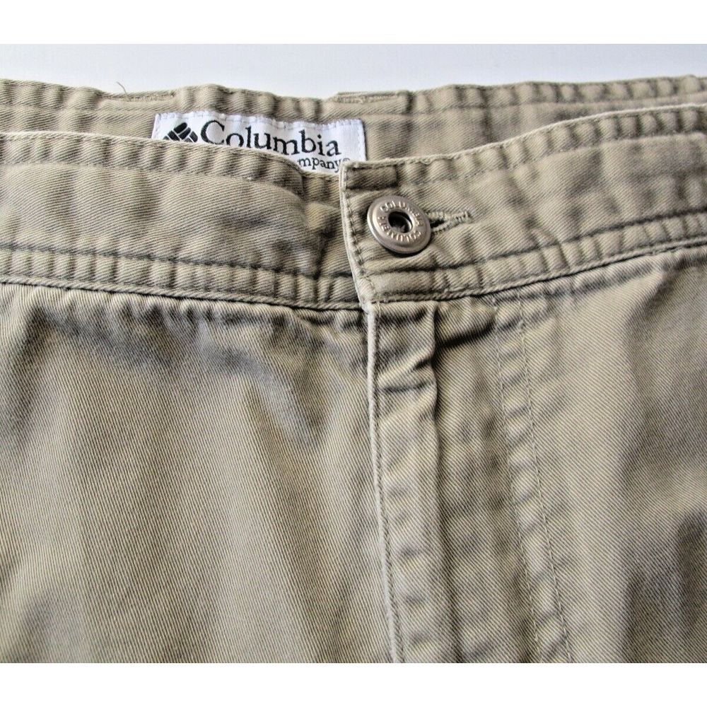 Men's Size 40 Columbia Beige Cotton Casual Flat‎ Front Cargo Casual Shorts - Picture 2 of 7
